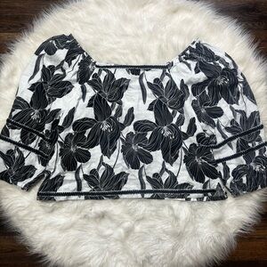 Tahari 100% Linen Black and White Floral Top size Women’s XL
